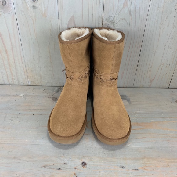 UGG CLASSIC SHORT LACE UP BOW BOOTS chestnut us 7 nib